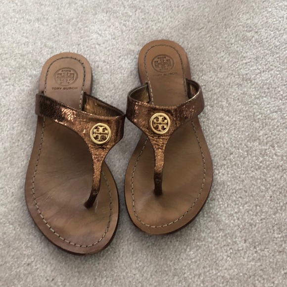 Tory Burch Shoes - Tory Burch metallic sandal size 5